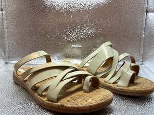 Korks Ease Clemmons Crisscross Strappy Flat Sandals Women's Size 6 Beige NWOT